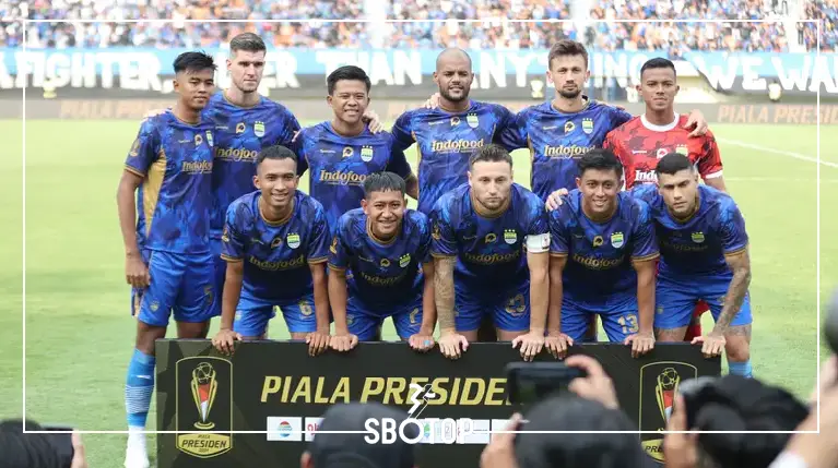 SBOTOP Piala Presiden 2024: Bojan Hodak Hadapi Tantangan Menentukan Starting XI Persib untuk Pertandingan Melawan Borneo FC