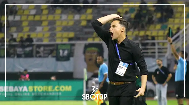 SBOTOP: Paul Munster Ingatkan Persebaya Agar Tak Terlena Meski 4 Pemain PSM Absen